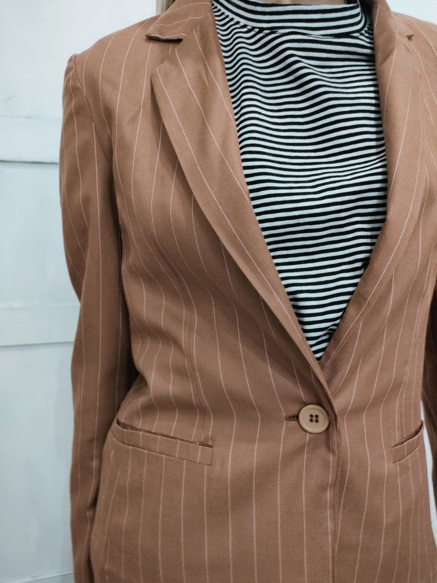 Blazer Aomame gessato tabacco viscosa