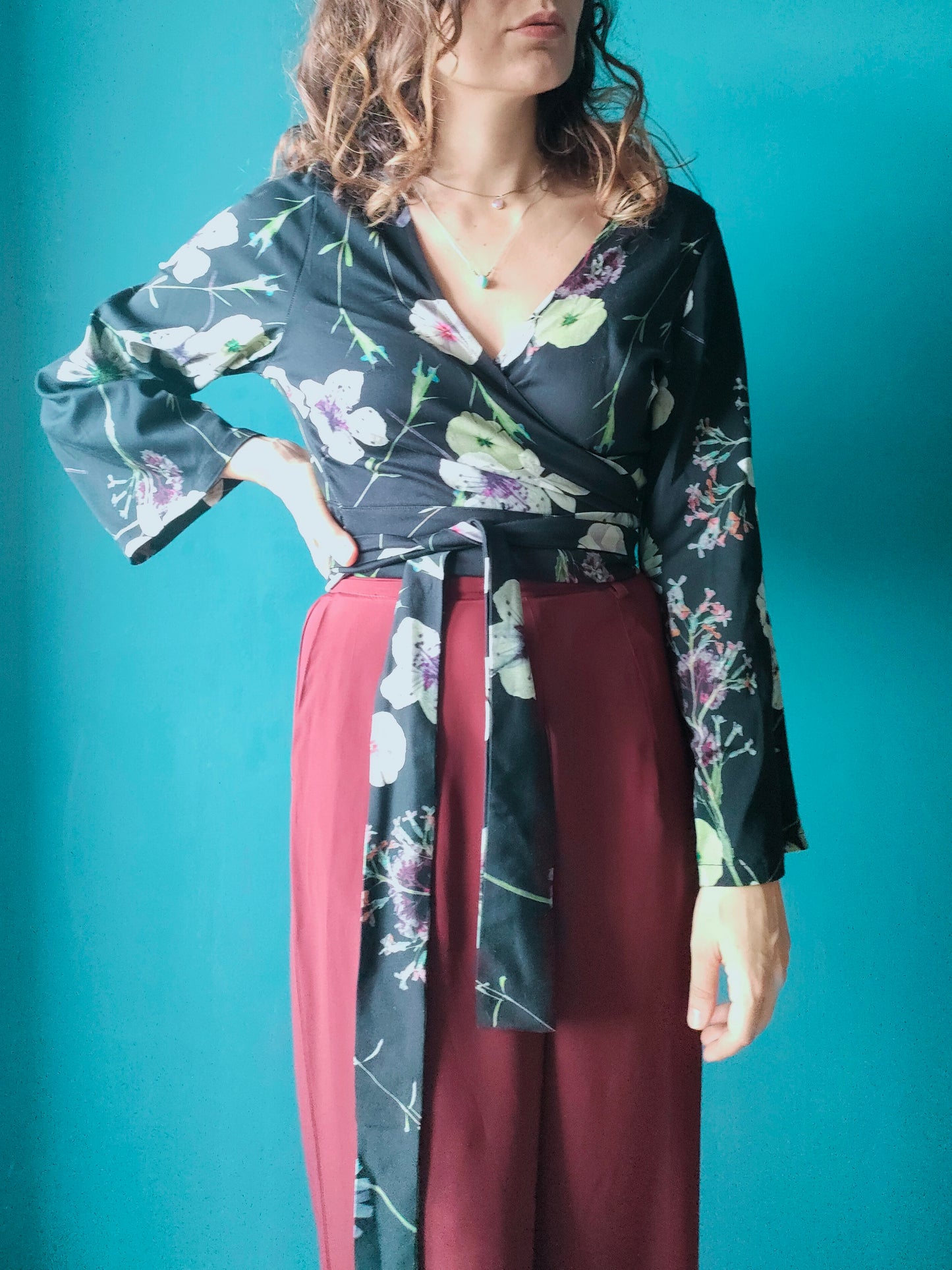 Blusa Kim fiori bianchi cotone