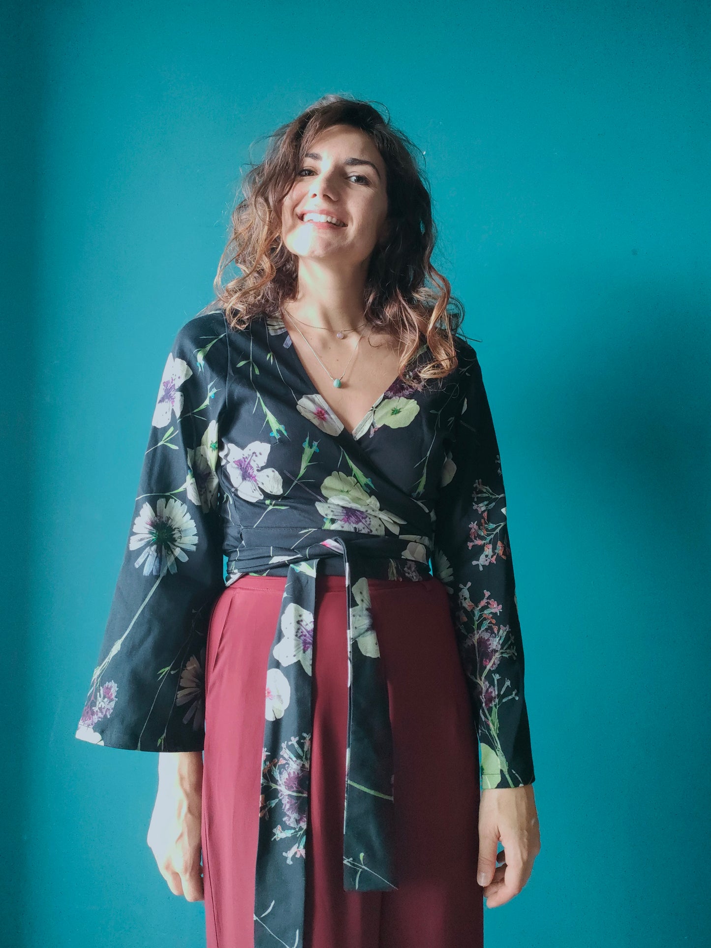 Blusa Kim fiori bianchi cotone