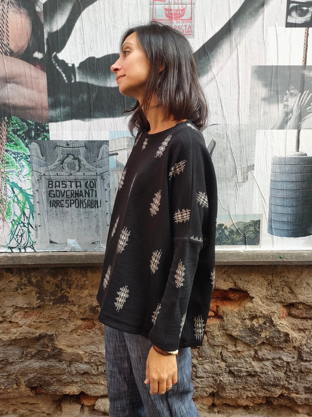 Ayaka nera fantasia geometrica caldo cotone