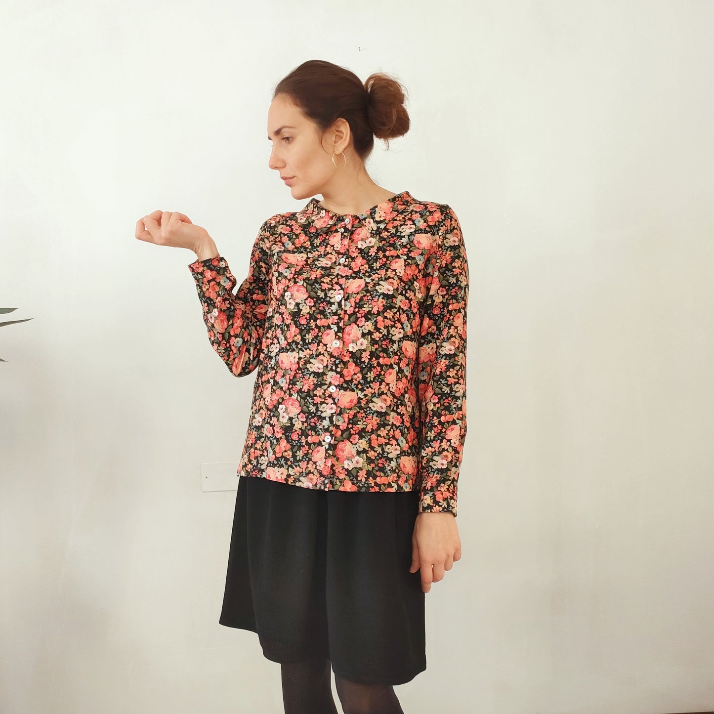 Camicetta Sandra fantasia fiori di pesco viscosa