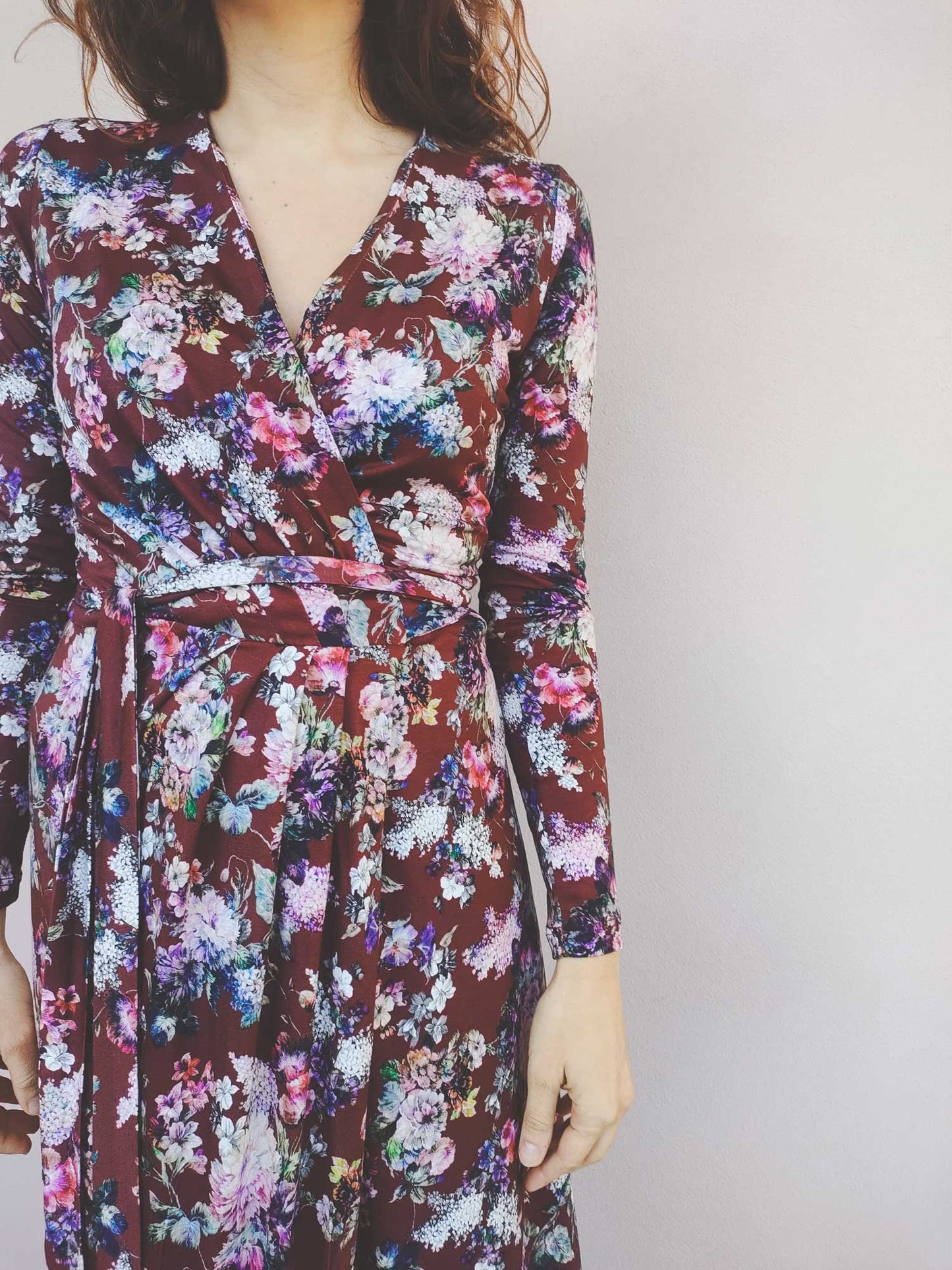 Abito Portafoglio in maglia a fiori bordeaux