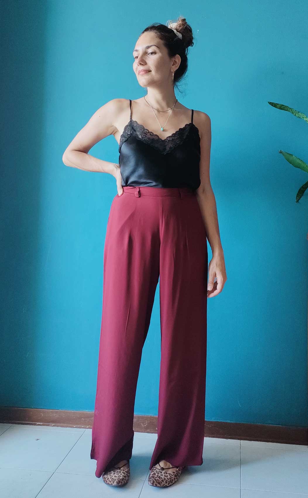 Pantalone Sayuri in seta bordeaux