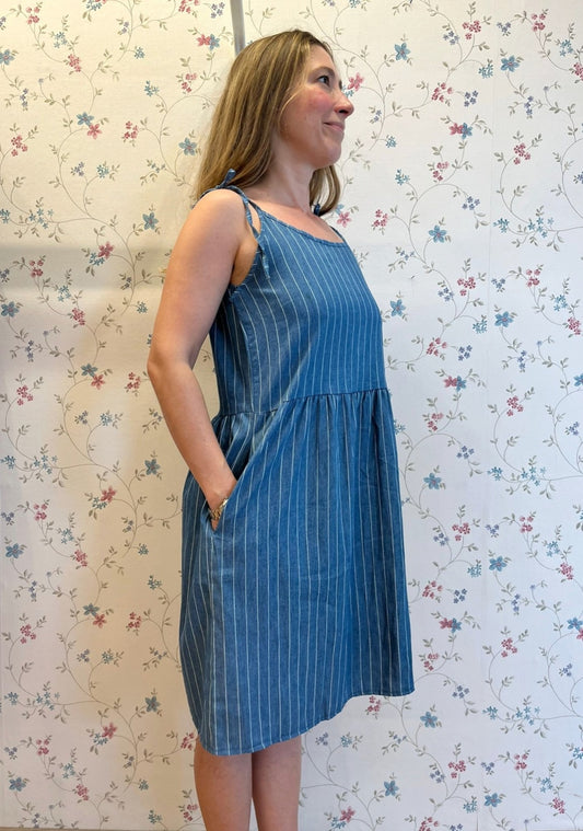 Abitino fiocchetti lino gessato blu